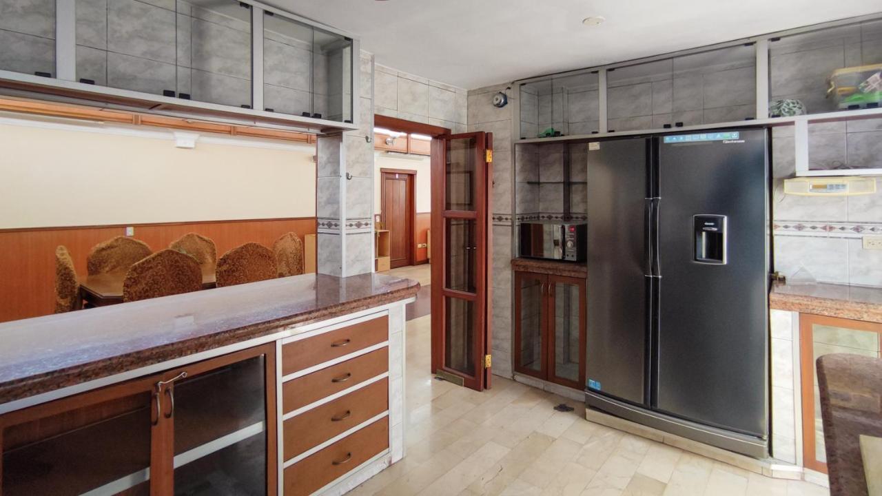 Hotel Livingston Inn Гуаякиль Экстерьер фото