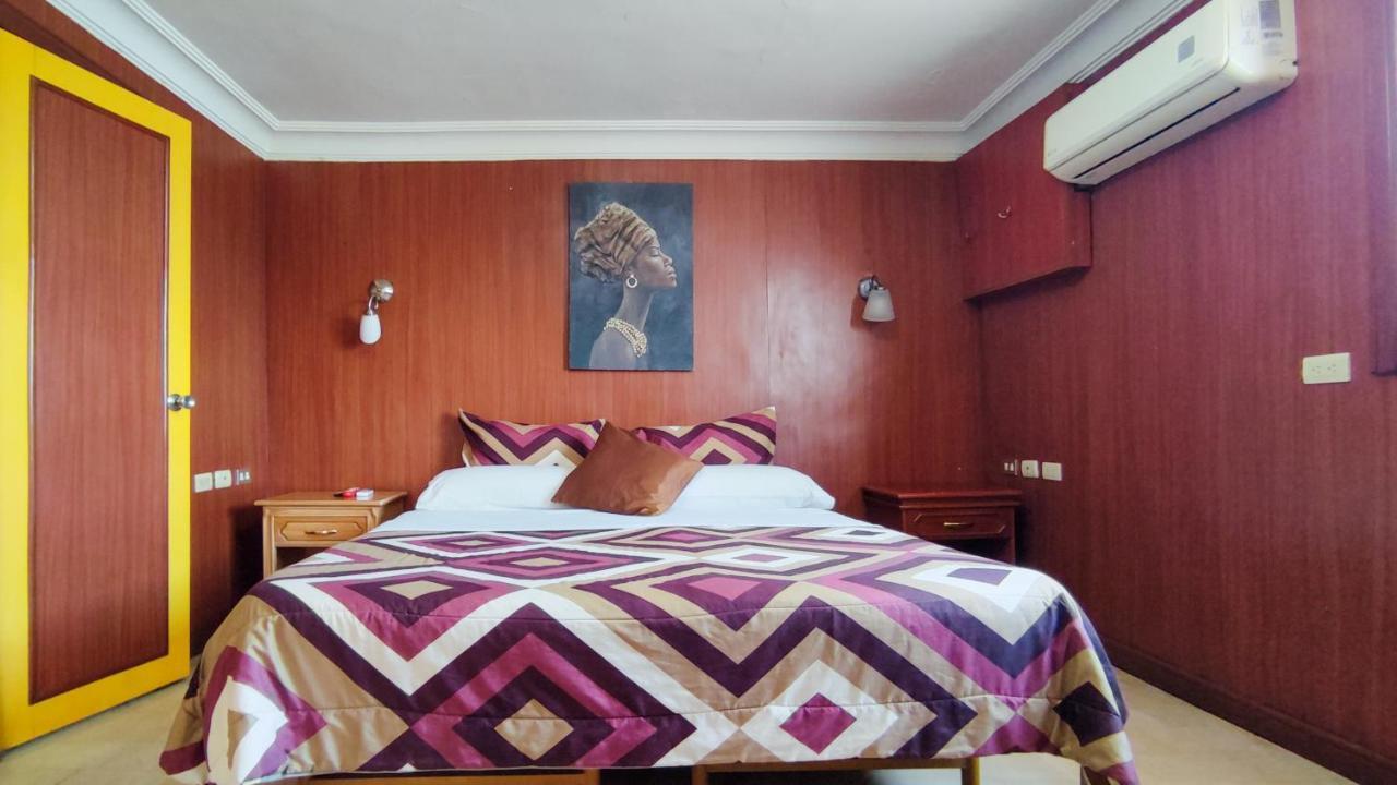 Hotel Livingston Inn Гуаякиль Экстерьер фото